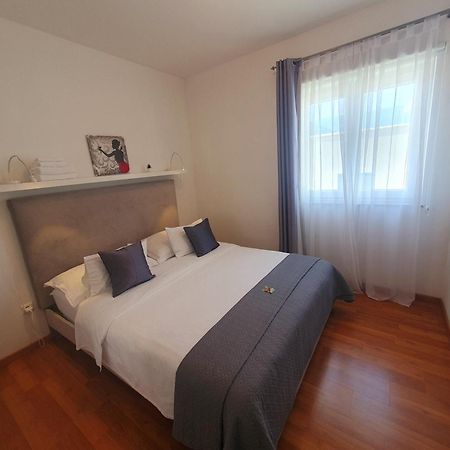 מורטר Apartments Marti מראה חיצוני תמונה