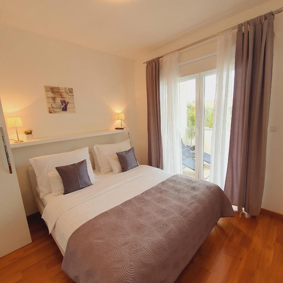 מורטר Apartments Marti מראה חיצוני תמונה