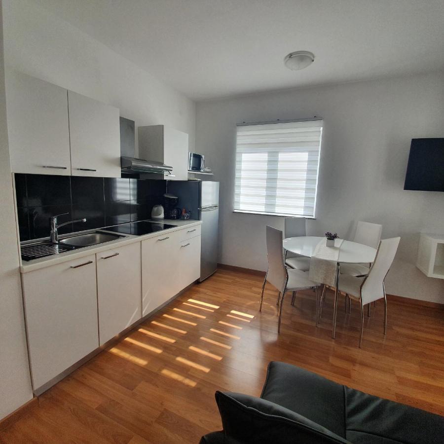 מורטר Apartments Marti מראה חיצוני תמונה