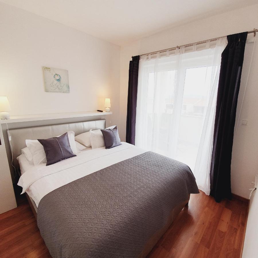 מורטר Apartments Marti מראה חיצוני תמונה