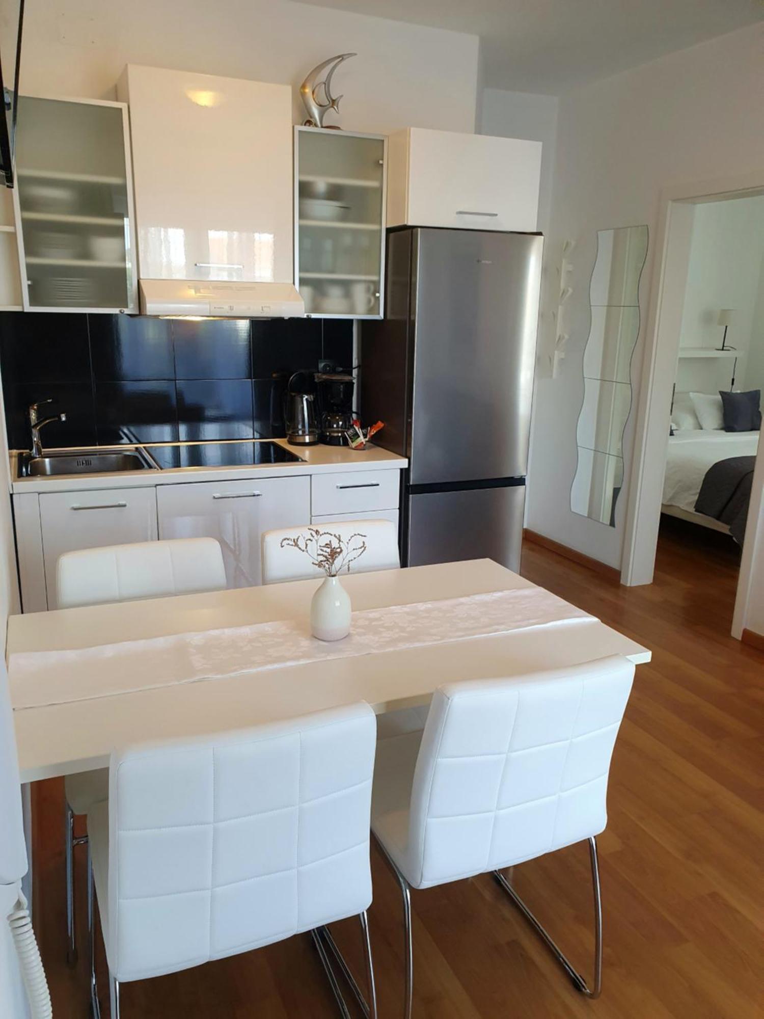 מורטר Apartments Marti מראה חיצוני תמונה